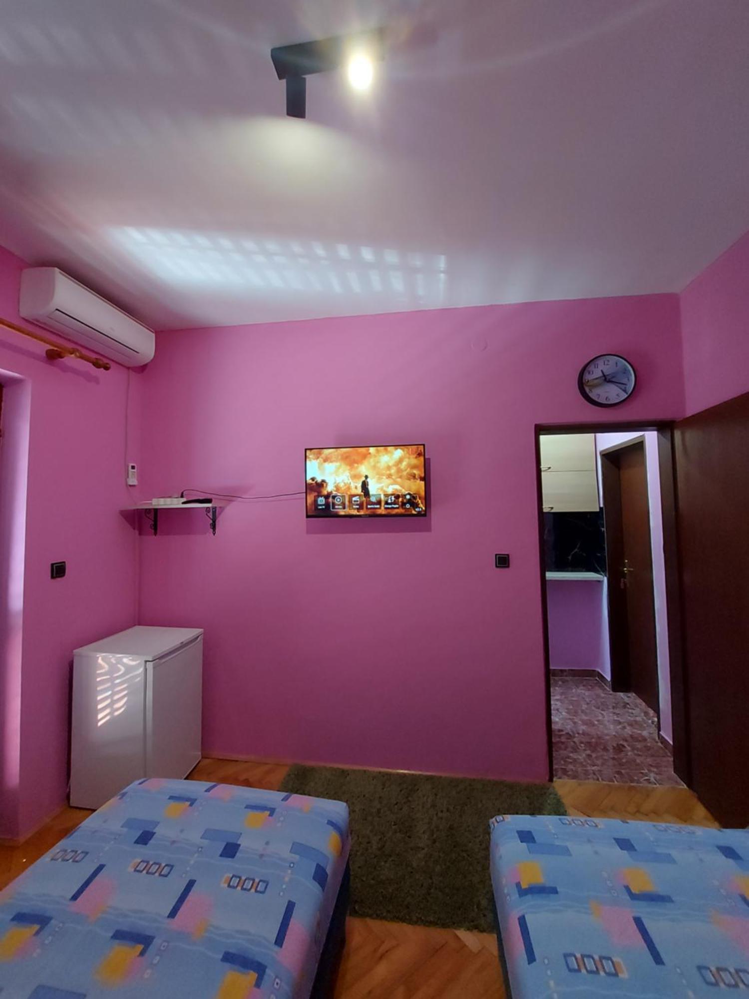 טיווט Barcelona Apartments מראה חיצוני תמונה