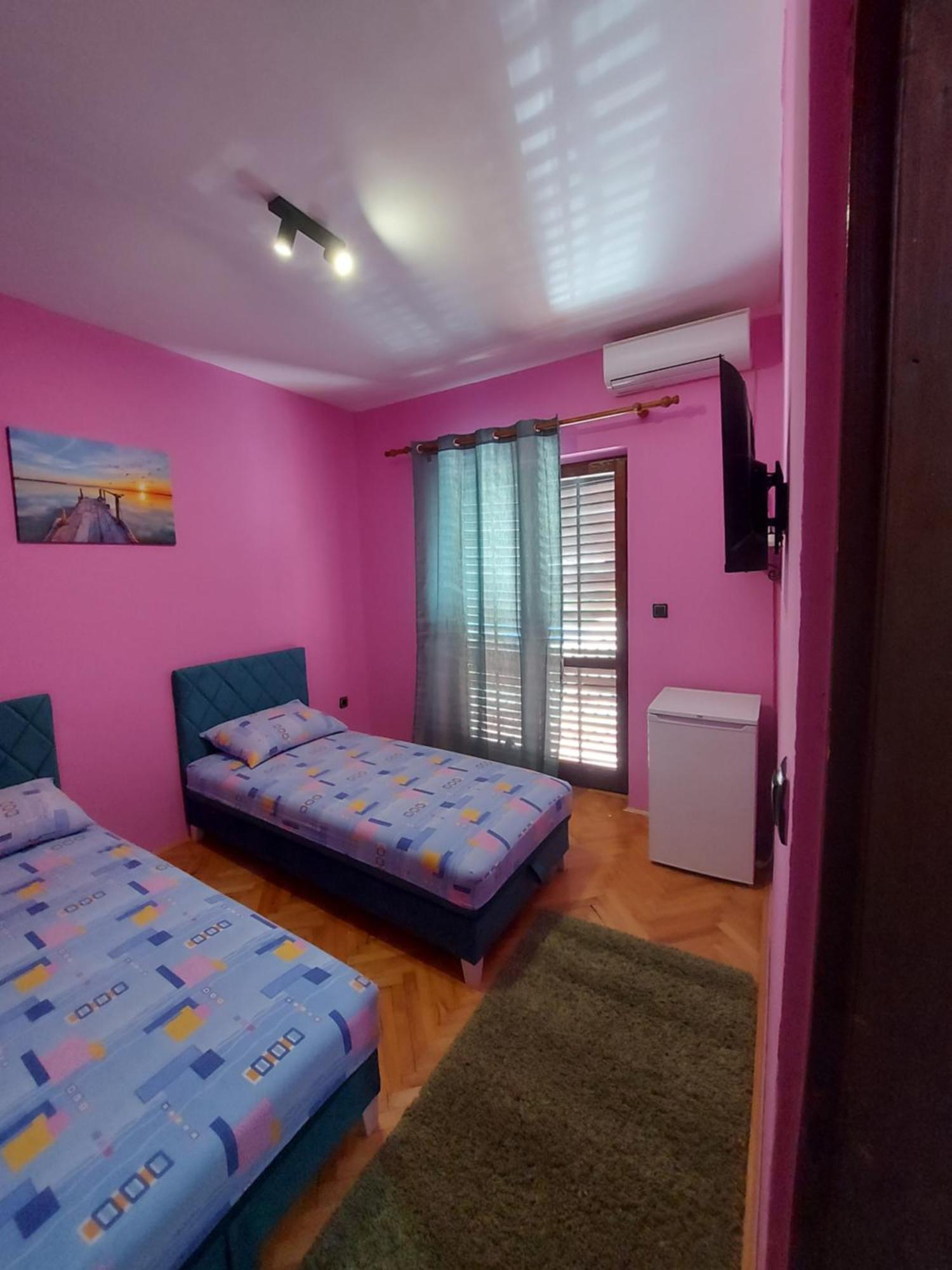 טיווט Barcelona Apartments מראה חיצוני תמונה