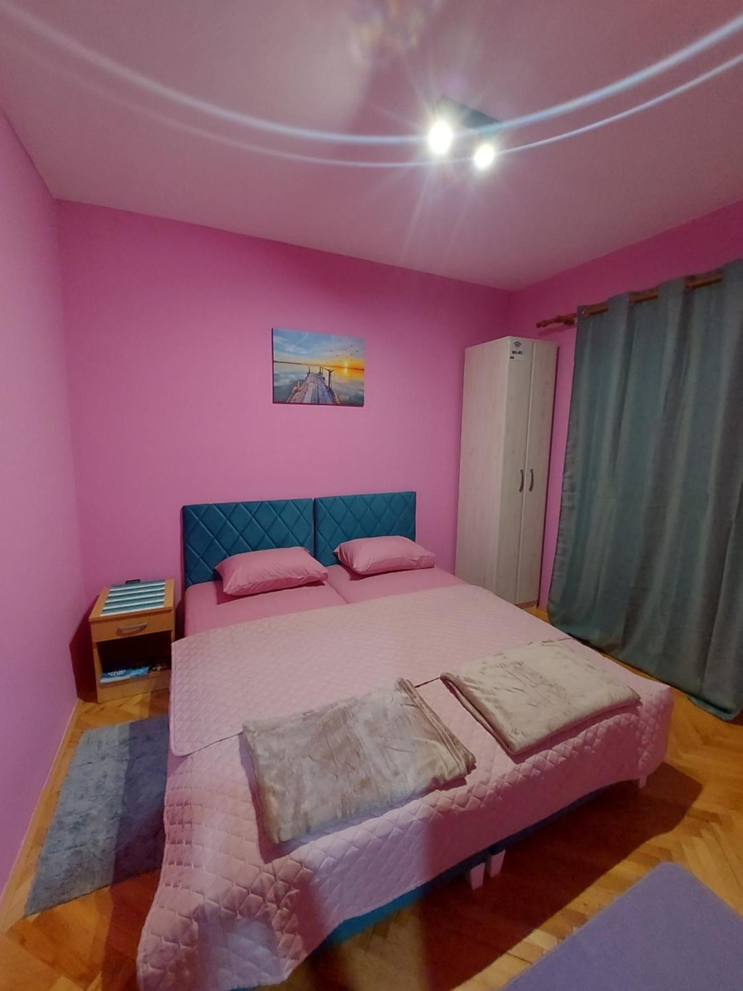 טיווט Barcelona Apartments מראה חיצוני תמונה